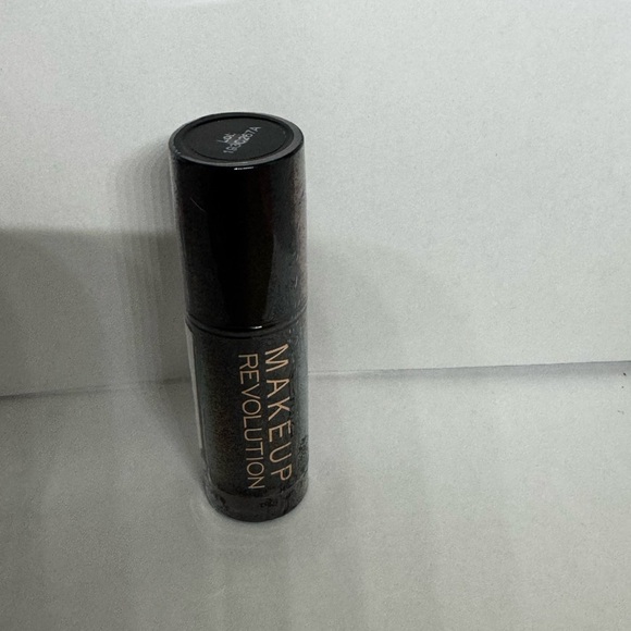 Makeup Revolution Vamp Collection Lipstick – Black Cherry Plum Deep Burgundy New - Picture 2 of 5